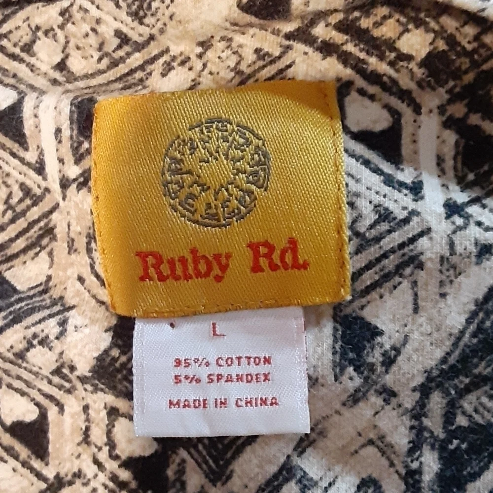 Ruby Rd. Top⚘So pretty - Picture 4 of 4
